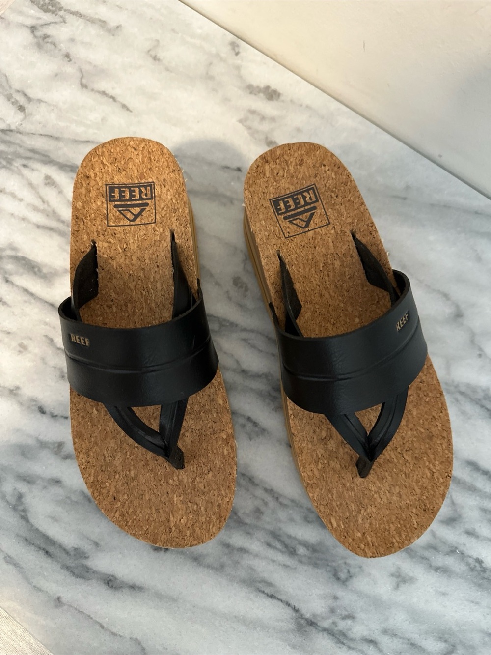 Reef Black Leather Cork Footbed Toe-Post Sandals platform size 5